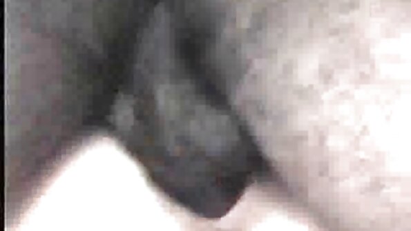 Zierlicher blonder Liebling in grauer Strumpfhose reitet eine dicke kostenlose pornofilme mit reifen frauen Fleischerstange