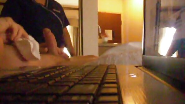 Pornoagent reife frauenpornos Prüfung unerfahrenes Starlet in seinem Büro